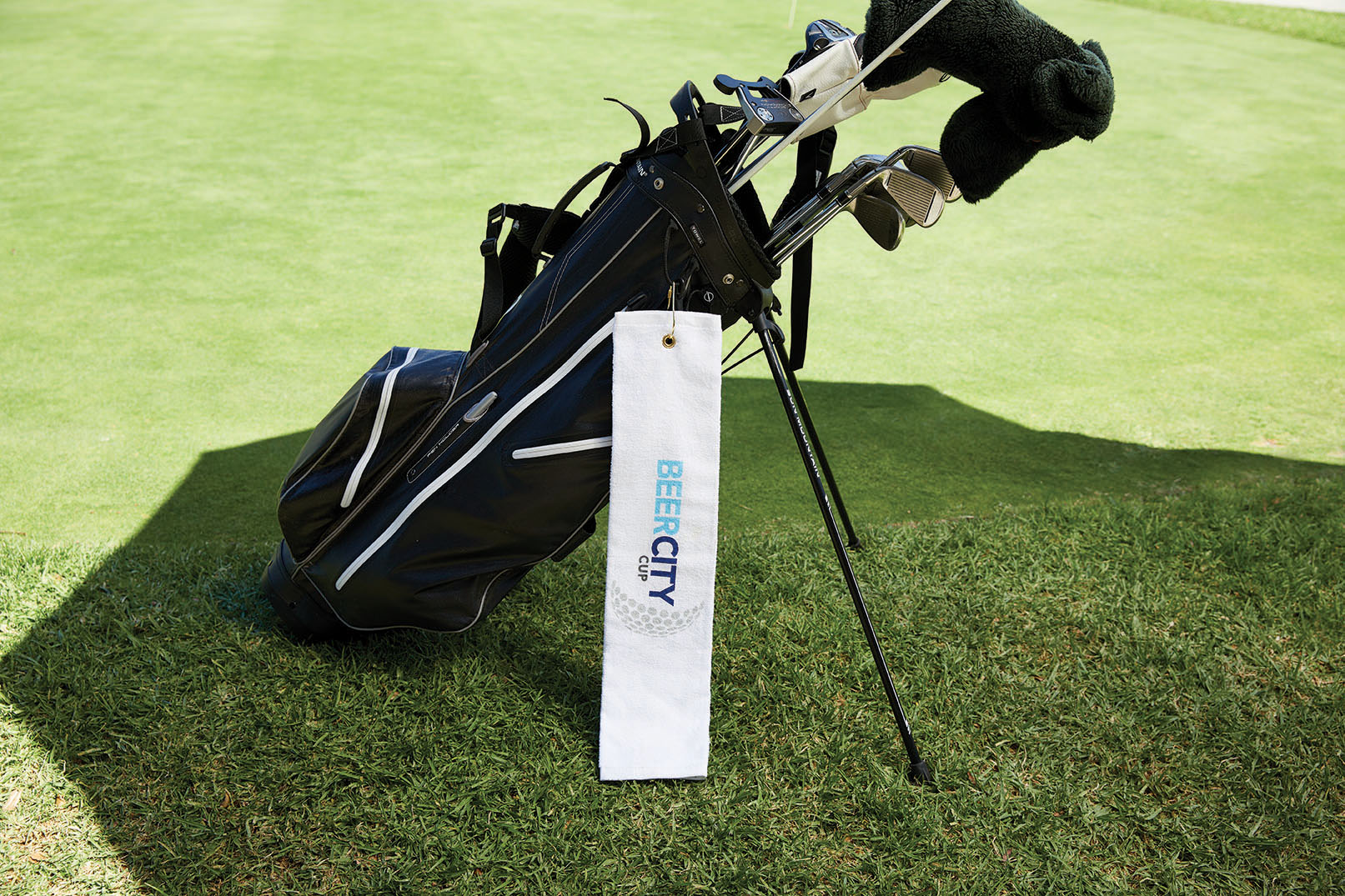 Wholesale Promotional Jewel Collection Golf Towel With Tri-Fold Grommet